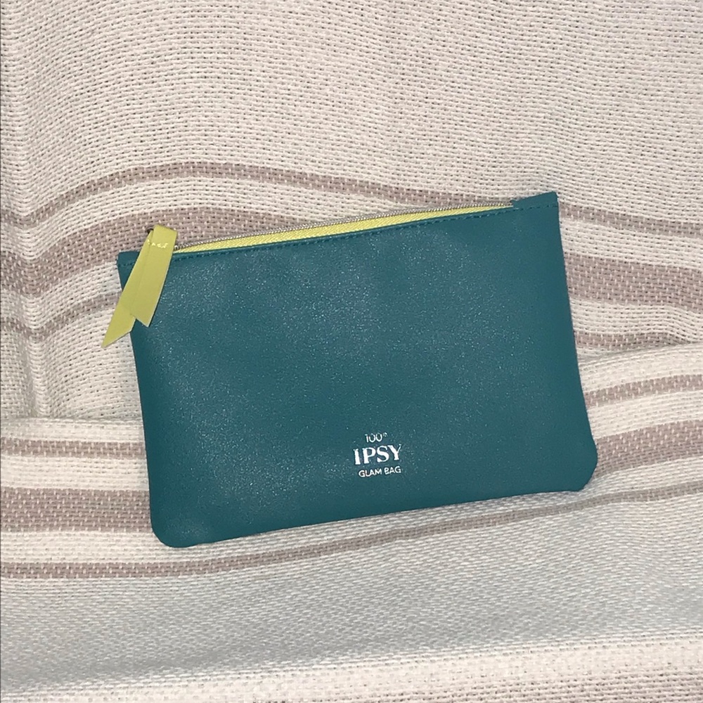 Teal makeup bag with studs - Picture 2 of 2